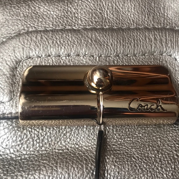 Classic Coach Bag - Picture 3 of 10